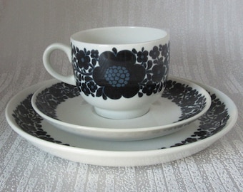 Dark Blue Suhina Arabia of Finland, trio coffee set.