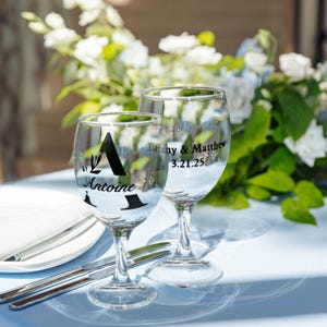 Custom Wedding Wine Glass Favors – Personalized Stem Glasses for Guests – Elegant Bridal Shower or Wedding Keepsake