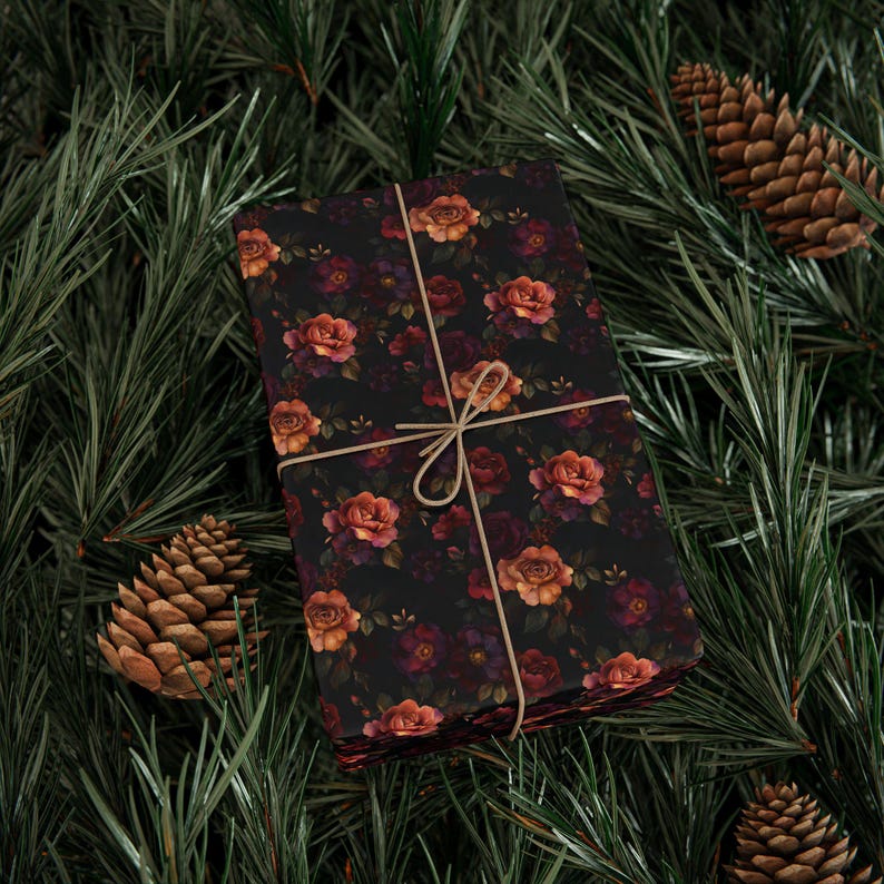Papel de embrulho floral escuro: Rosas vintage, papel de presente gótico imagem 13