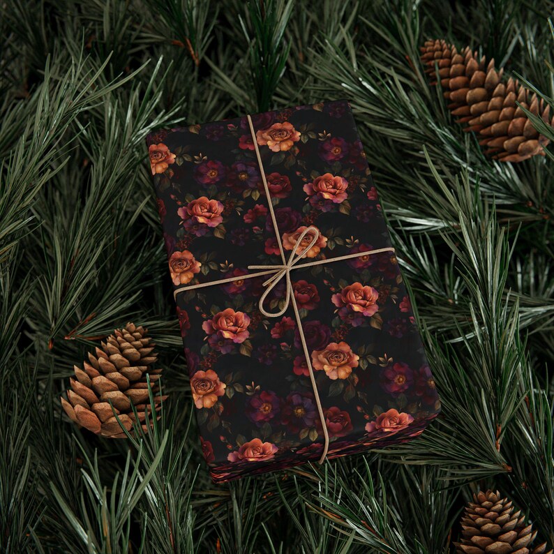Papel de embrulho floral escuro: Rosas vintage, papel de presente gótico imagem 9