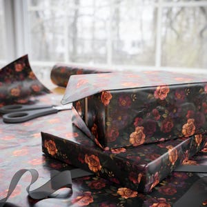 Papel de embrulho floral escuro: Rosas vintage, papel de presente gótico imagem 14