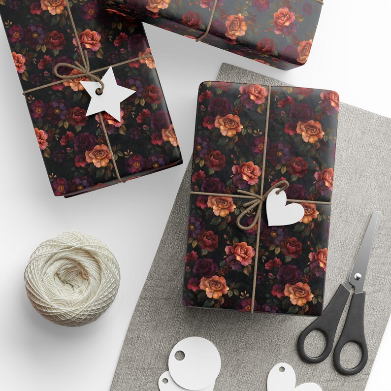 Papel de embrulho floral escuro: Rosas vintage, papel de presente gótico imagem 12