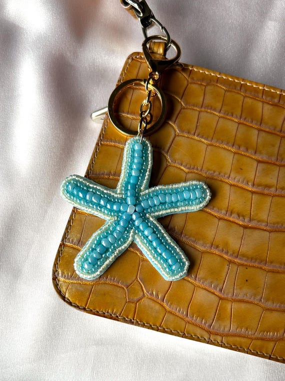 Bead embroidery Starfish Bag Charm–Handmade Coastal Keychain, Ocean Purse Accessory, Summer Gift for Her, Beach Lover Charm, summer outfit