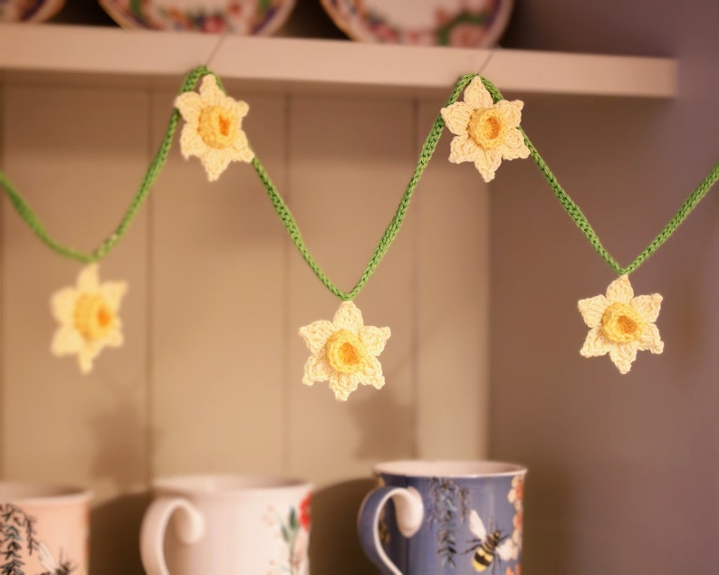Daffodil garland
