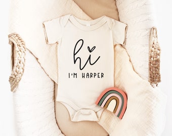 Personalisierte Baby Mädchen Bio-Baumwolle Body | Coming Home Outfit für Neugeborene Mädchen | Baby Name Baby Body | Baby-Mädchen-Dusche-Geschenk