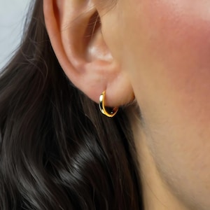 Tiny Gold Rounded Huggie Hoop Earrings - Small Hoop Earrings, Dainty Gold Cartilage Huggie Hoop Everyday Earrings, Helix Hoops, Conch Hoops