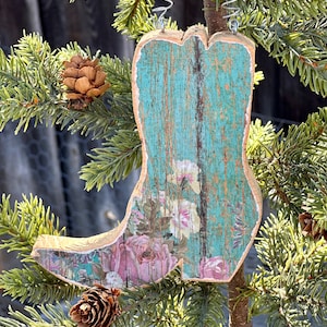 Cowboy Boot Ornament, Christmas Tree Ornament, Floral Cowboy Boot, Cowboy, Cowgirl, Rodeo, Equestrian, Western, Farmhouse Decor, Boot Gift