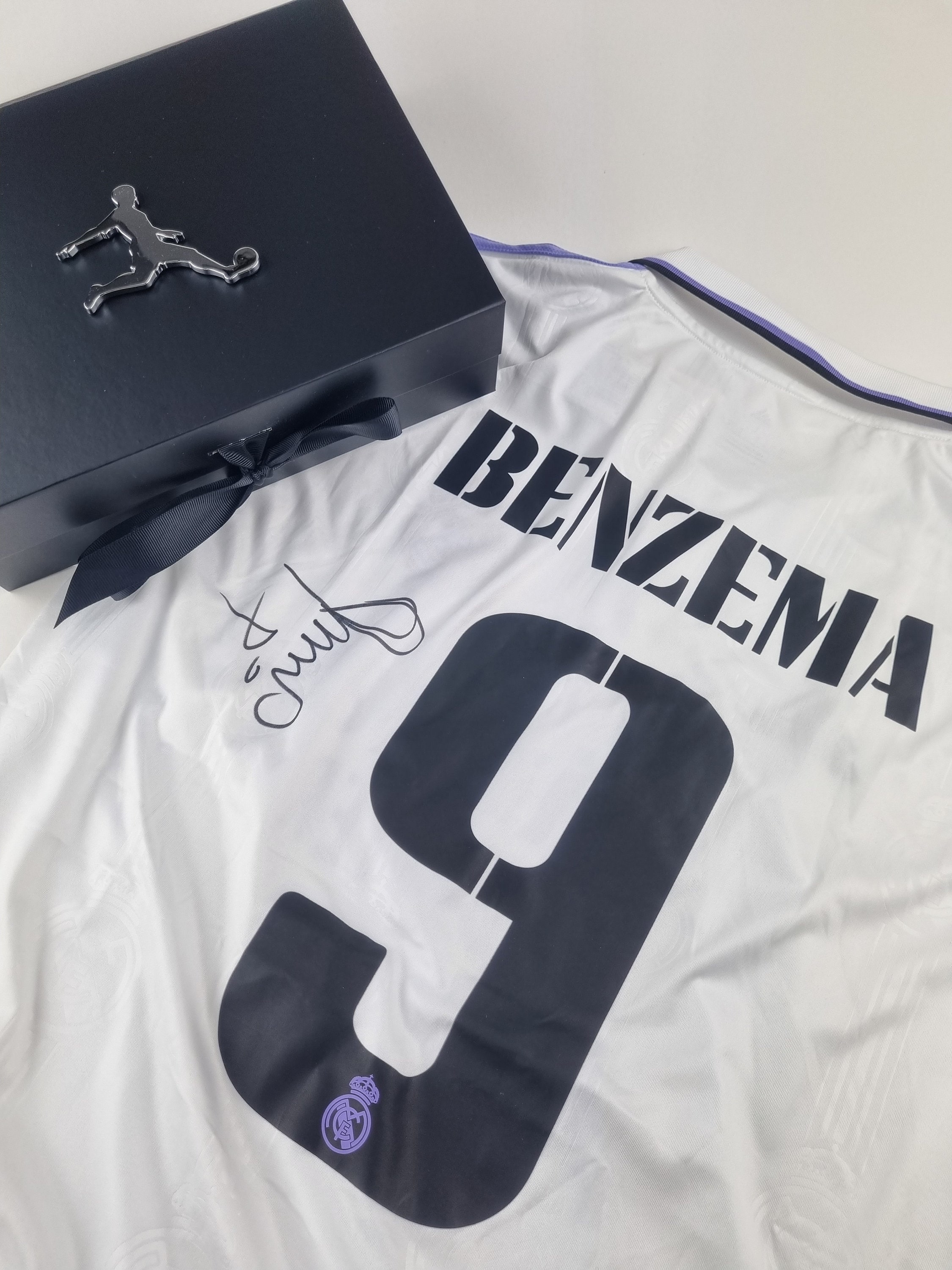benzema signed shirt
