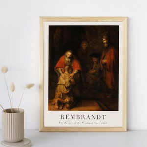 Può includere: Una stampa incorniciata del dipinto di Rembrandt "Il ritorno del figlio prodigo". Il dipinto rappresenta una scena di perdono e riconciliazione, con un padre che abbraccia suo figlio che è tornato a casa. Il dipinto è ambientato in una stanza scarsamente illuminata, con le figure del padre e del figlio illuminate da una luce calda. Il dipinto è incorniciato in una semplice cornice di legno.