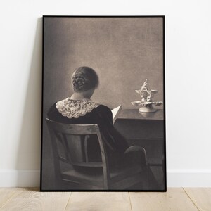 Frau am Tisch sitzend, Minimalistisches Vintage Porträt, Elegantes Monochrome Kunstdruck, Zeitgenössische Wanddekoration, druckbares Poster Digitaler Download