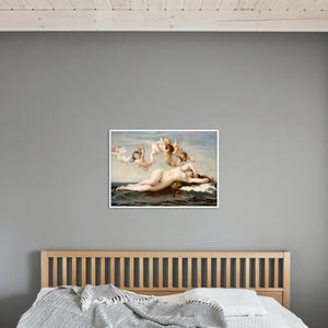 Puede incluir: Una pintura de una mujer desnuda tumbada en una roca en el oc&eacute;ano. Est&aacute; rodeada de querubines volando en el cielo. La pintura est&aacute; enmarcada en un marco blanco.