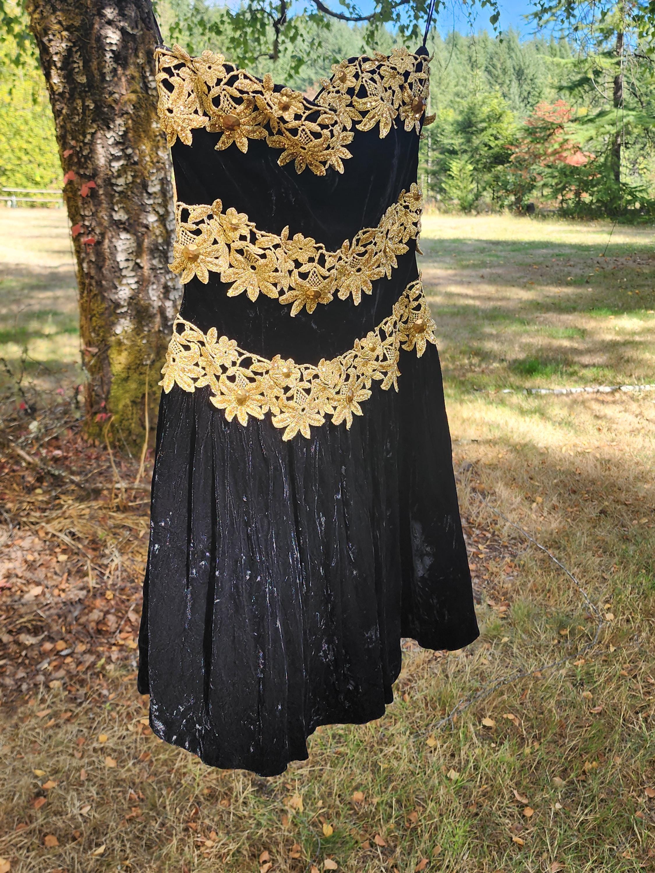 STUNNING Jessica Mcclintock Velvet & Gold Lace Mini Dress