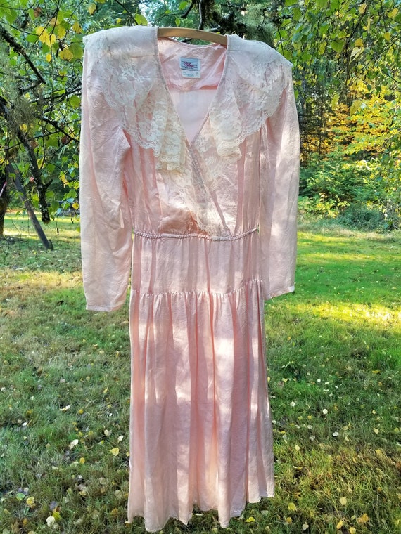 Vintage Pretty in Pink Silk Dress with Lace - image 1