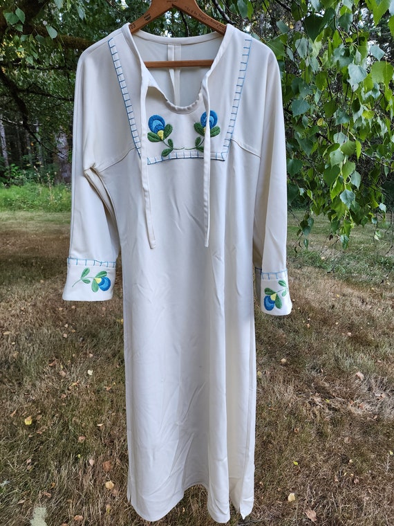 1970s Black Caftan w Silver Thread Embroidered Trim & Edging main image 1
