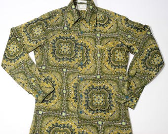 Camisa vintage de Sears Kings Road Paisley de los años 70, talla pequeña, estampado geométrico psicodélico estilo disco mod.
