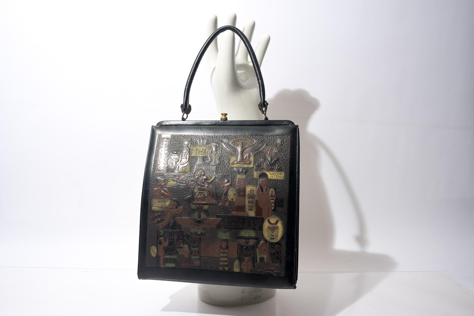 アウトレットオンライ 【中古品】エジプトモチーフ 型押し ボストン 