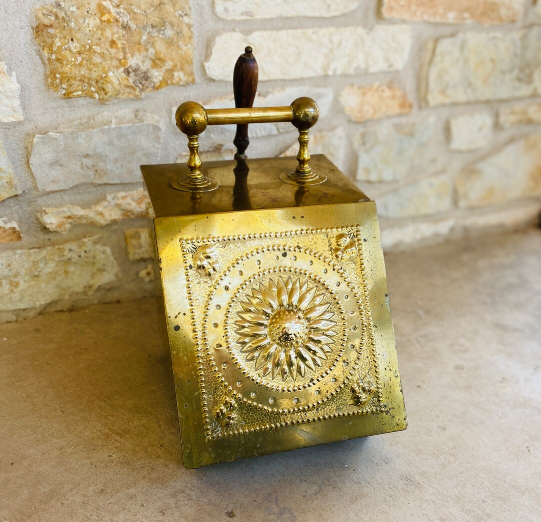 Antique Regency Style Brass Coal Scuttle With Copper Shovel , Coal Hod