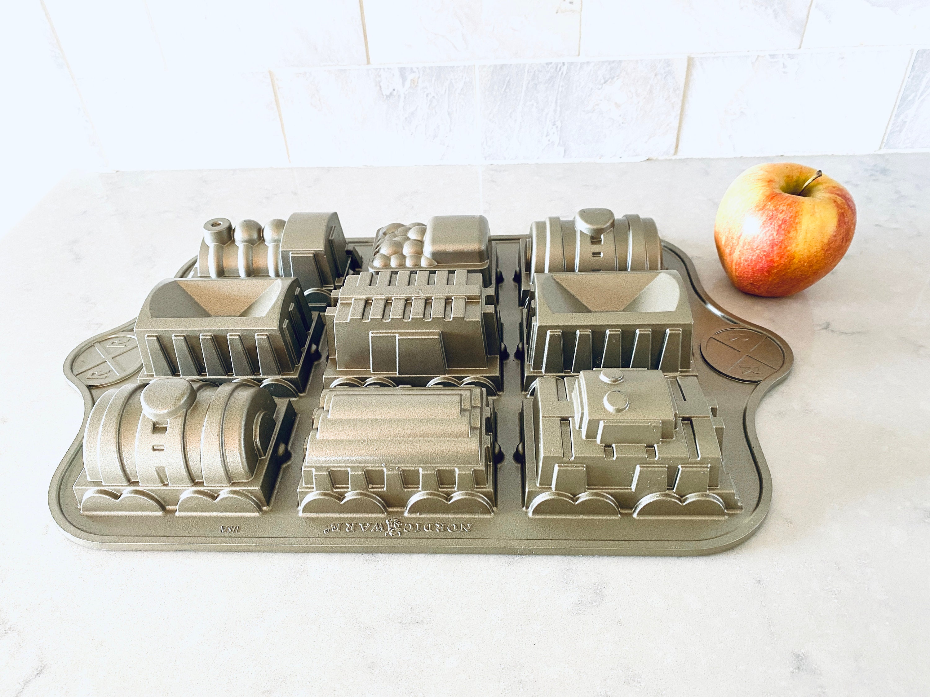 vintage wilton choo choo train cake pan with - Depop