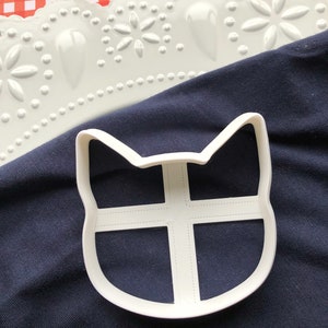 Cat cookie cutter, kitten head cookie cutter, kitty cookie cutter, polymer clay cutter for cat lovers, crazy cat lady cookie cutter