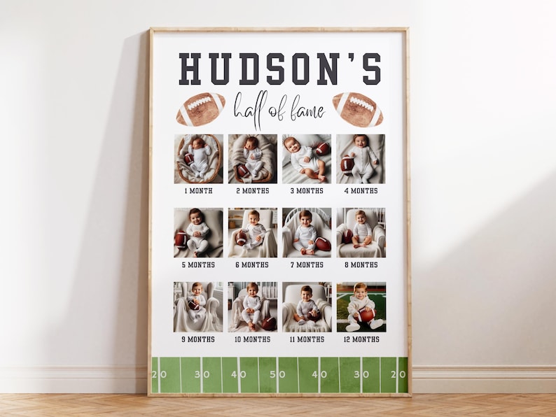 Puede incluir: Impresi&oacute;n enmarcada con el texto "HUDSON'S half of fame" y fotos de un beb&eacute; de 1 a 12 meses, cada uno sosteniendo un bal&oacute;n de f&uacute;tbol americano. La parte inferior de la impresi&oacute;n presenta un dise&ntilde;o de campo de f&uacute;tbol.