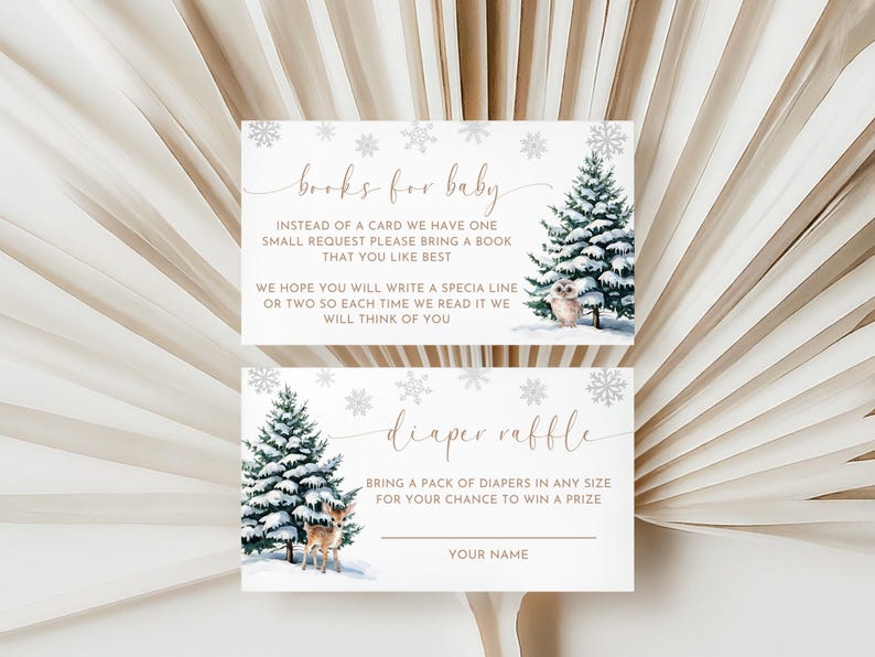 Puede incluir: Dos tarjetas imprimibles para un baby shower. La tarjeta superior tiene una escena de bosque invernal con un ciervo y el texto "libros para beb&eacute;". La tarjeta inferior tiene una escena similar y el texto "rifa de pa&ntilde;ales".