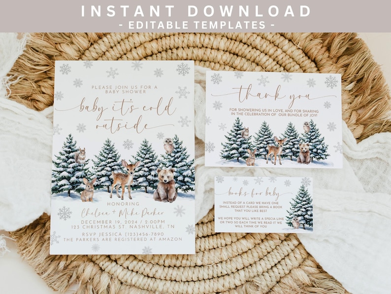 Puede incluir: Conjunto de invitaciones para baby shower de invierno con una escena de bosque nevado, con un ciervo, un oso y b&uacute;hos. La invitaci&oacute;n dice "baby it's cold outside" e incluye la fecha, la hora y el lugar del evento. La tarjeta de agradecimiento dice "gracias" y la tarjeta de solicitud de libros dice "libros para beb&eacute;".