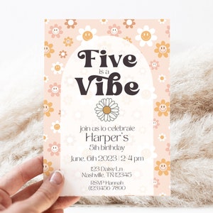 Five Is A Vibe Invitation | Daisy Party | Daisy Birthday | 5th Birthday Girl | Boho Birthday Party | Hippie Party | 70s Birthday | Retro