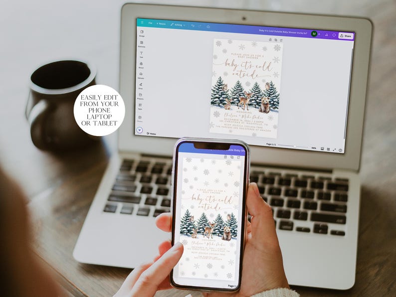 Puede incluir: Una pantalla de ordenador port&aacute;til que muestra una invitaci&oacute;n digital con un tema invernal. La invitaci&oacute;n presenta una ilustraci&oacute;n de acuarela de una escena de bosque con animales y el texto "baby it's cold outside".