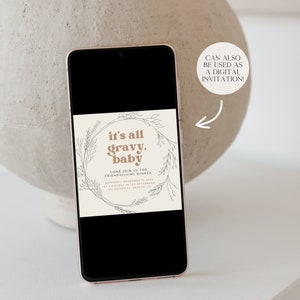 K&ouml;nnte beinhalten: Eine digitale Einladung mit einem floralen Kranzdesign. Der Text lautet "it's all gravy, baby" und enth&auml;lt Details f&uuml;r ein Friendsgiving-Dinner. Die Einladung kann auch als digitale Einladung verwendet werden.