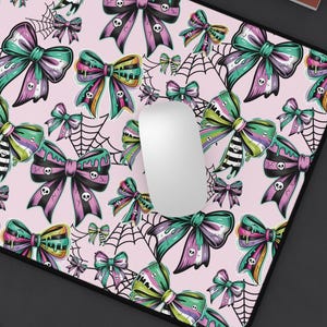 Pink Pastel Goth Desk Mat, Skull Bows Desk Pad, Spooky Goth PC Setup, Emo Office, Dorm Room Decor, Halloween Desk Setup, Creepy Cute Office