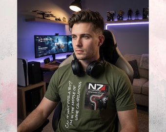 Camiseta inspirada en Mass Effect / Camiseta para gamers de ciencia ficción / Camiseta militar espacial N7 / Ropa para gamers de ciencia ficción / Regalo para gamers / Camiseta unisex para geeks de ciencia ficción