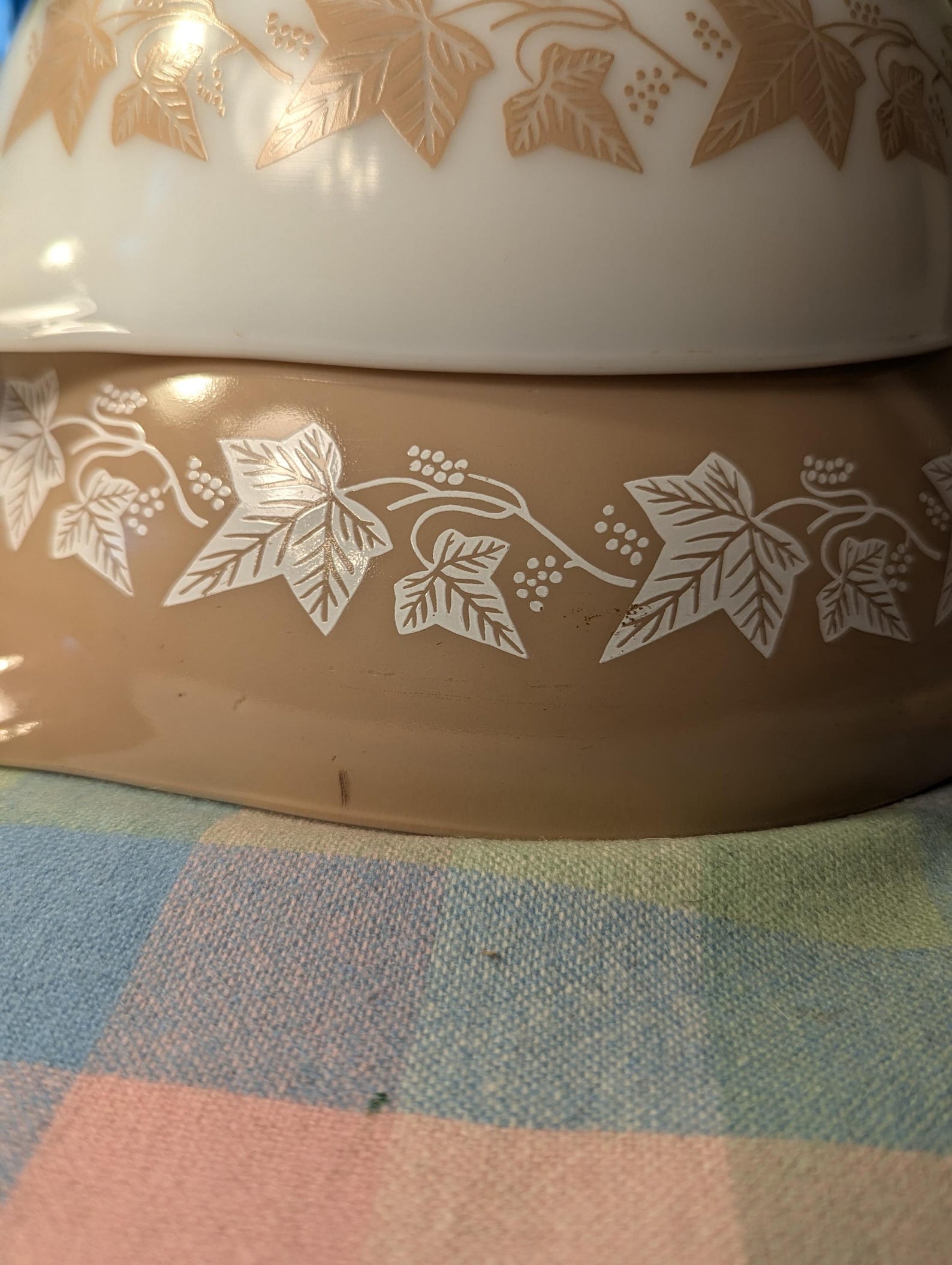 Vintage Pyrex Sandalwood Tan With Ivy Pattern Mixing Cinderella Bowls ...