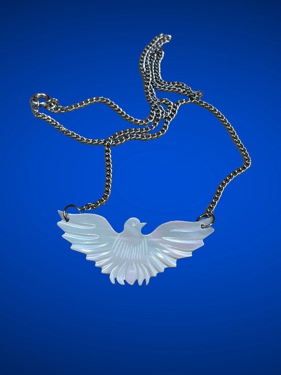 Vintage Carved Mother of Pearl Dove Neckless on a… - image 2