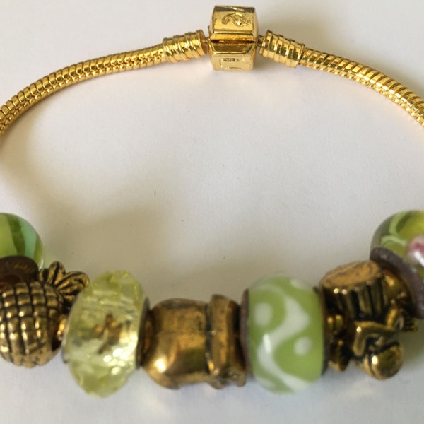 Maggie-Dora Euro Green Beaded Bracelet