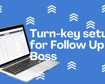 Puede incluir: Un ordenador portátil con un fondo blanco y el texto "Turn-key setup for Follow Up Boss" en blanco. El portátil está abierto y muestra una hoja de cálculo con datos. Hay flechas blancas apuntando hacia arriba en el fondo.