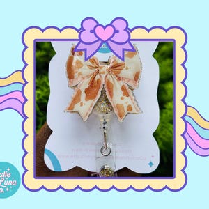 Western Coquette Pink Shimmer Bow Abzeichen Reel, Glitter Abzeichen Reel, einziehbare Abzeichen Reel, Western Pink Shimmer Bow Abzeichen Reel, Western Bow