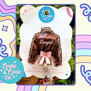 Cowgirl Jacke & Pink Schleife Badge Reel, Glitter Badge Reel, einziehbare ID Badge Reel, Arzt Ausweis Reel, Office Badge Reel, Cowgirl Badge ID