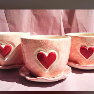 Handgeschilderde keramische pot met hartontwerp, gemaakt in Mexico, schotel en afvoergat, voor vetplanten of als cadeau, Mexicaans aardewerk