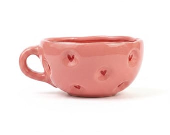 Taza de cerámica con textura de corazón rosa, diseño de corazón sutil, taza de café romántica