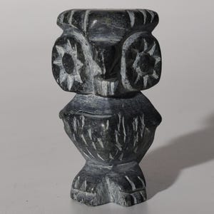 Stone Carving Owl Power Animal Black Serpentine Small hand crafted Sacred Valley Peru S52531