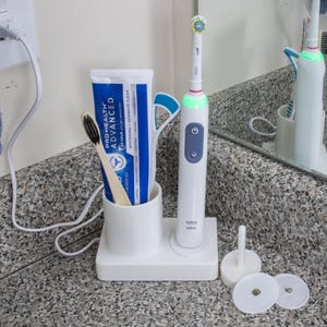 Cargador Oral B/Braun y soporte para cepillo de dientes eléctrico y organizador de encimera para baño: diseño simple y único