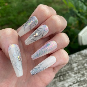 Girly Halloween nails | White Nails | Glitter nails | Spider nails | Spiderweb | Long Coffin |