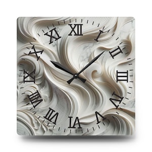Könnte beinhalten: Eine quadratische Uhr mit römischen Ziffern auf weißem Hintergrund mit einem wirbelnden, abstrakten Design. Die Uhrzeiger sind schwarz.