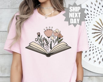 Chemise amateur de livres, T-shirt fleuri amateur de livres, cadeau pour chemise de professeur, cadeau pour rat de bibliothèque, chemise de fleurs sauvages, chemise de printemps, livre avec des fleurs