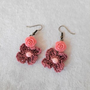 Handmade dangle crochet earrings with roses