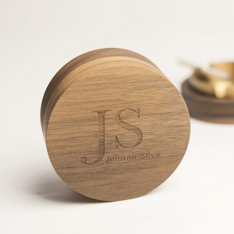 Personalized Wooden Ashtray with Lid, Stylish Smoking Accessory, Perfect Gift for Smokers image 4