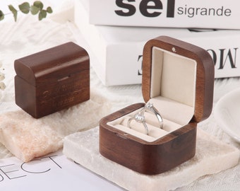 Personalisierte Hochzeit Doppel-Ring-Box, kundenspezifischer hölzerner Ring-Halter für Paar-Ringe, quadratische Doppel-Slots-Ring-Box für Vorschlag