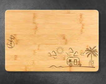 Tábua de corte de bambu com gravação a laser personalizada, presente para entusiastas de campervan e vanlife - Caravana - praia