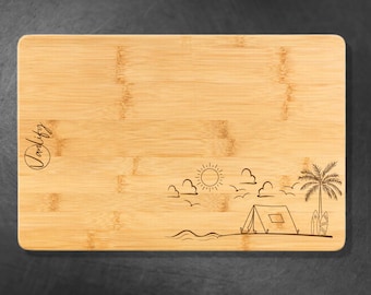 Tábua de corte de bambu personalizada com gravação a laser, um presente para entusiastas de autocaravanas e da vida na estrada - Tent- beach