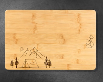 Tábua de corte de bambu com gravação a laser personalizada, presente para amantes de campervan e vanlife - Design de barraca